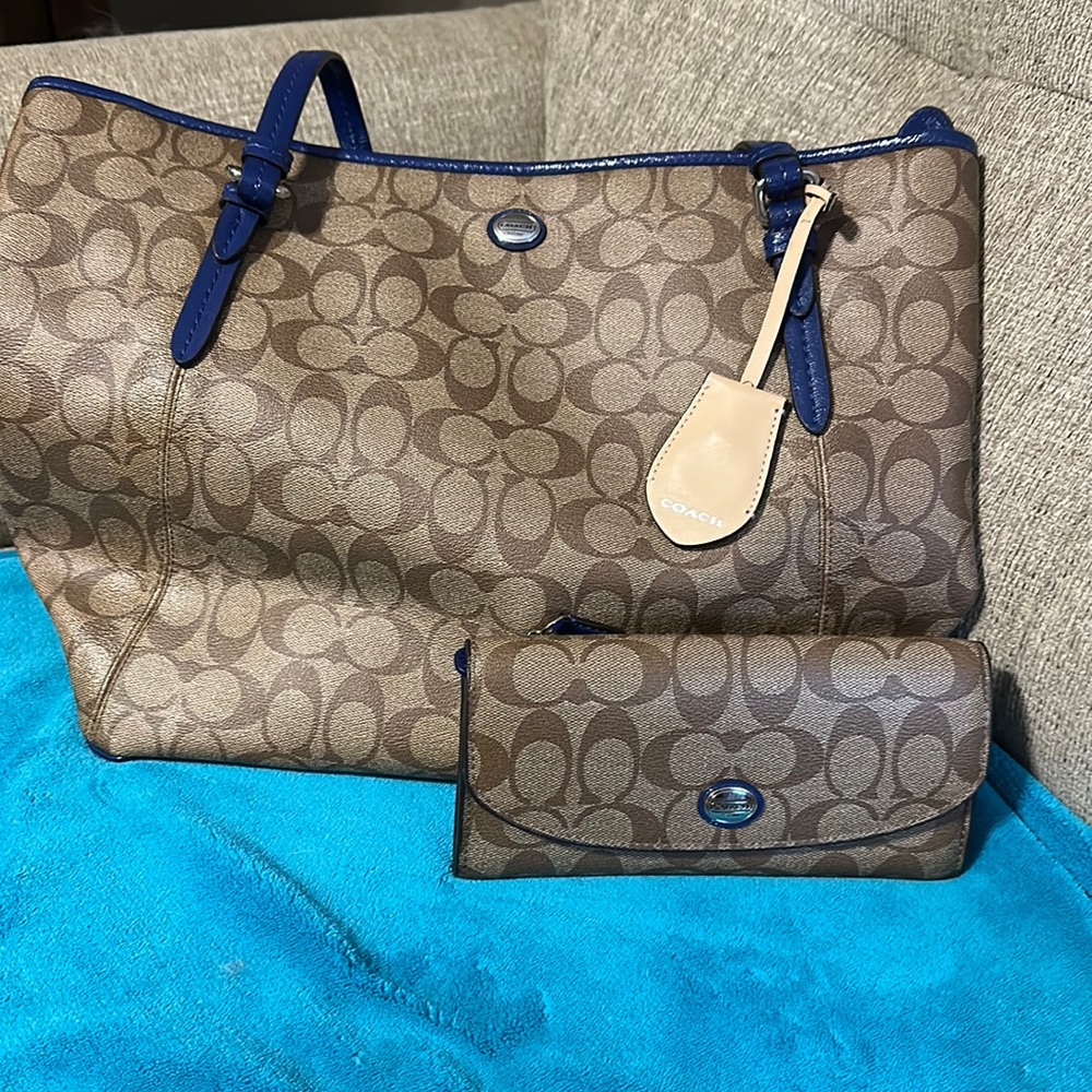 coach signature and metallic blue shoulder bag/wallet set